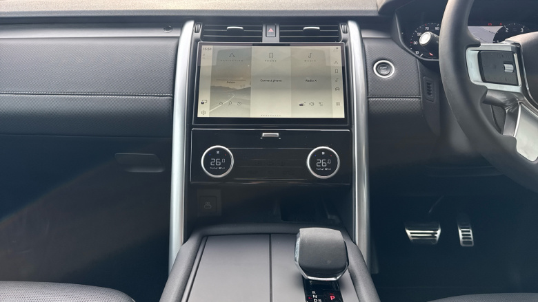 Land Rover Discovery 3.0 D300 Dynamic SE 5dr Auto Diesel Station Wagon